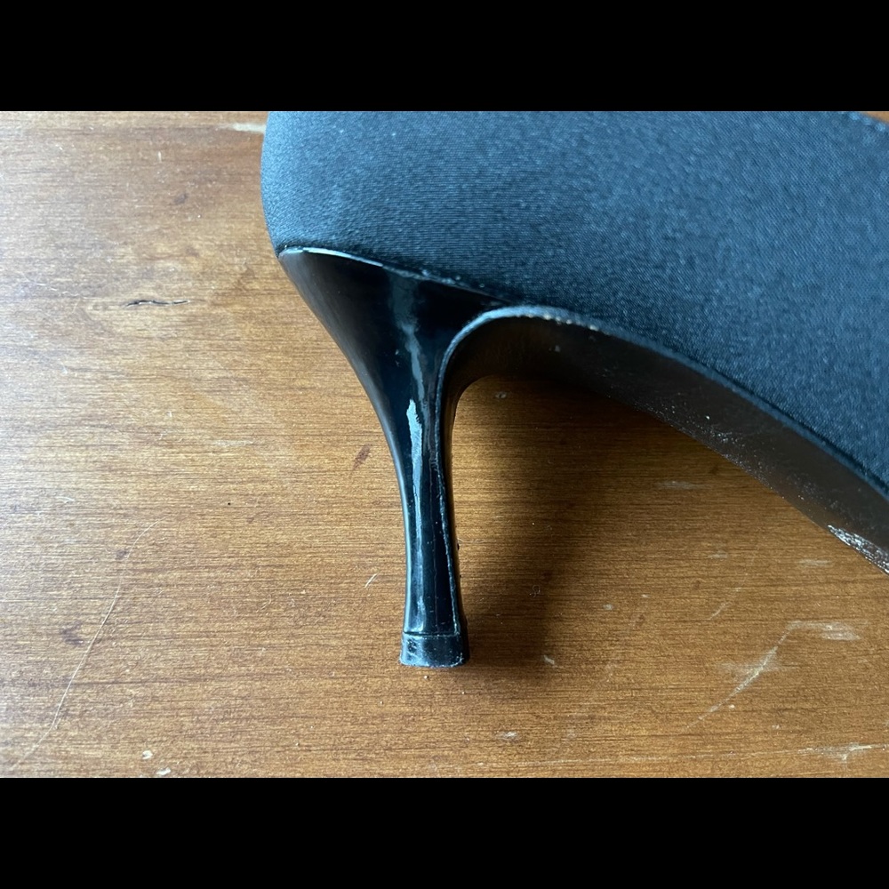 Stuart Weitzman Bow Heels - image 5